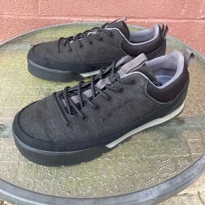 Astral Rambler Woman’s Hiking Athletic Shoes Size 8 Black